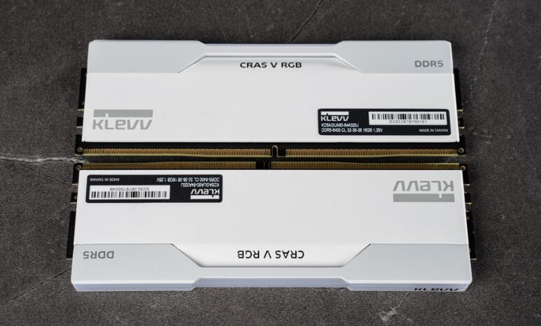 KLEVV CRAS V RGB DDR5 6400MT/s晶灿白內存开箱测试-第3张图片-装机笔记