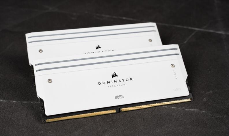 海盗船CORSAIR DOMINATOR TATANIUM DDR5內存开箱测试（海盗船内存ddr4）-第2张图片-装机笔记