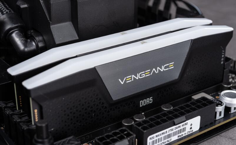 CORSAIR VENGEANCE RGB DDR5 2x24GB 8000MTs内存测试-第2张图片-装机笔记