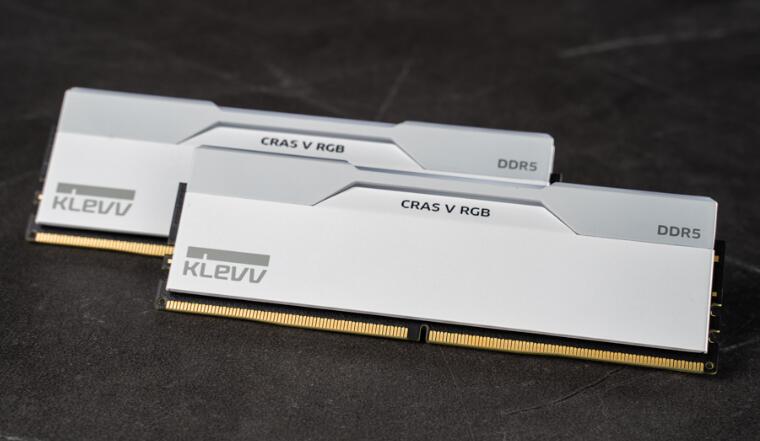 KLEVV CRAS V RGB DDR5 6400MT/s晶灿白內存开箱测试-第2张图片-装机笔记